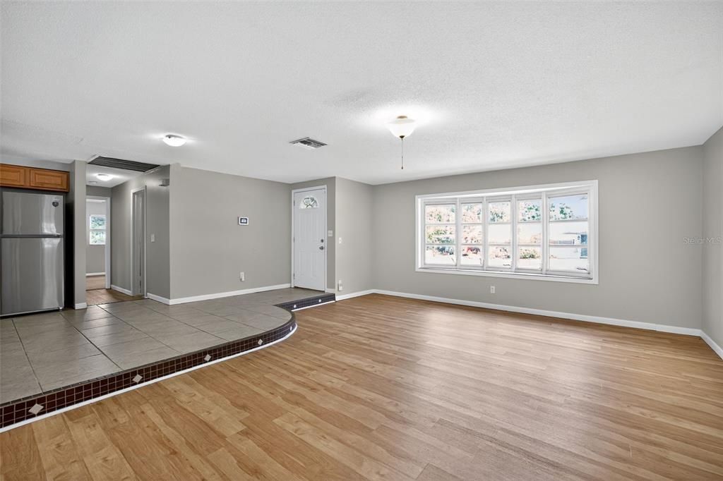 待售: $429,900 (3 贝兹, 2 浴室, 1588 平方英尺)