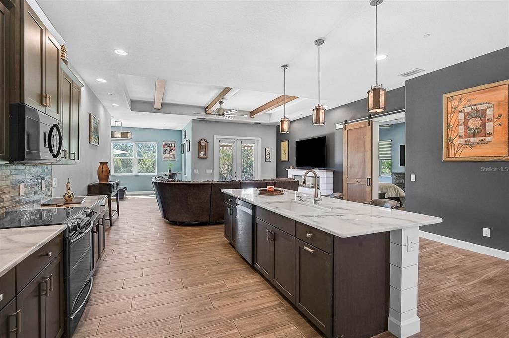 For Sale: $648,000 (2 beds, 2 baths, 1841 Square Feet)