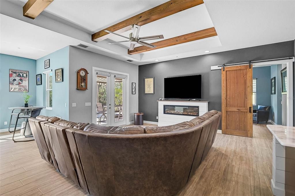 For Sale: $648,000 (2 beds, 2 baths, 1841 Square Feet)