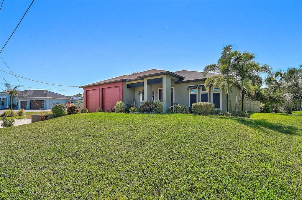 For Sale: $648,000 (2 beds, 2 baths, 1841 Square Feet)