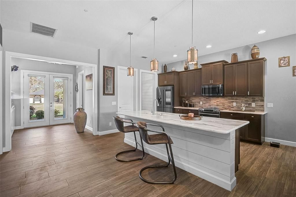 For Sale: $648,000 (2 beds, 2 baths, 1841 Square Feet)