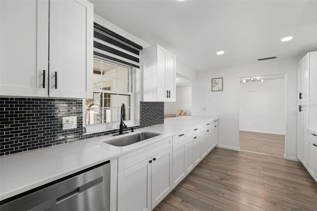 待售: $469,900 (3 贝兹, 2 浴室, 1613 平方英尺)