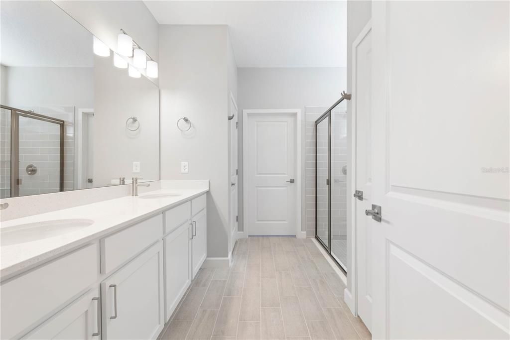 Под контрактом: $449,900 (4 спален, 3 ванн, 2306 Квадратных фут)