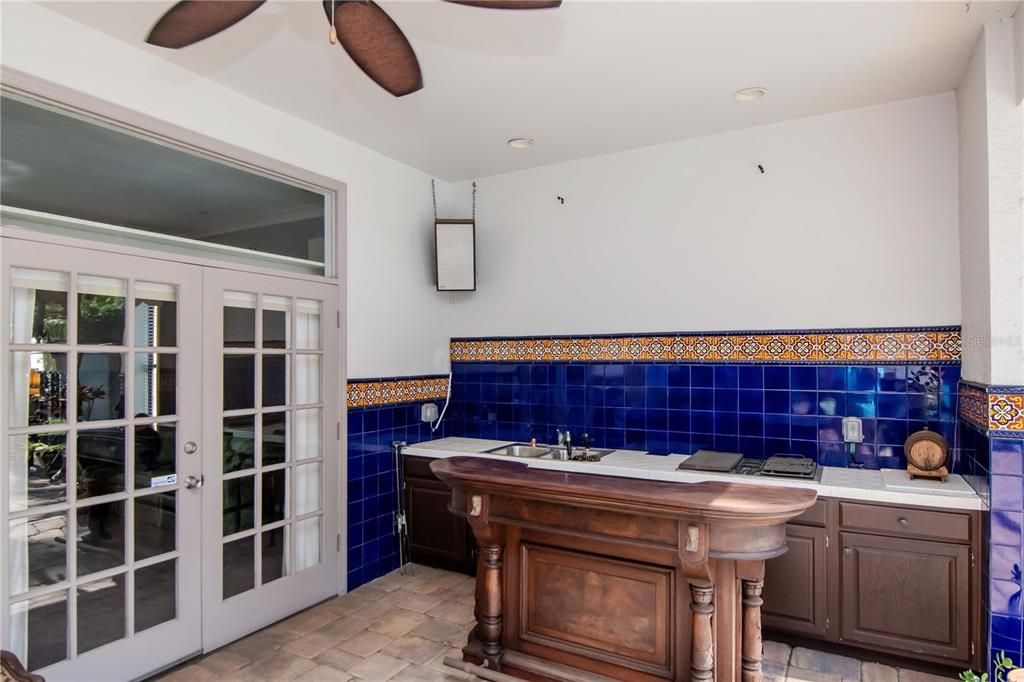 For Sale: $875,000 (5 beds, 5 baths, 3853 Square Feet)