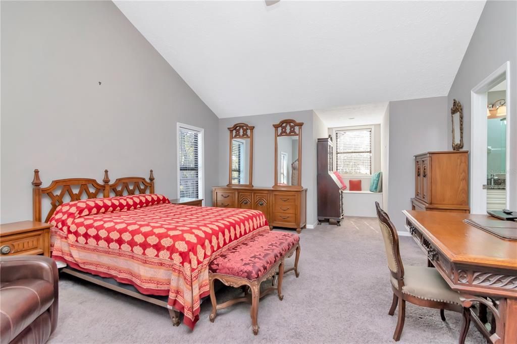 For Sale: $875,000 (5 beds, 5 baths, 3853 Square Feet)