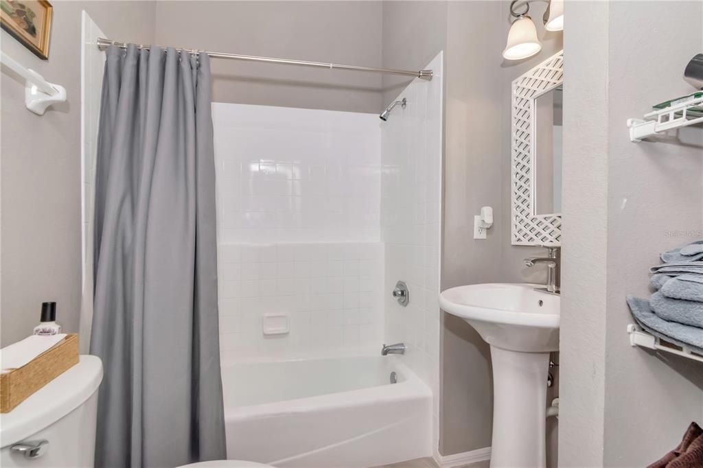 For Sale: $875,000 (5 beds, 5 baths, 3853 Square Feet)