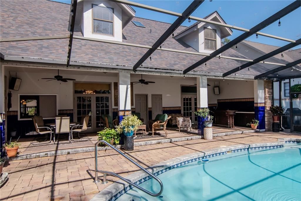 For Sale: $875,000 (5 beds, 5 baths, 3853 Square Feet)