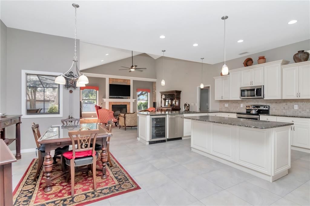 For Sale: $875,000 (5 beds, 5 baths, 3853 Square Feet)