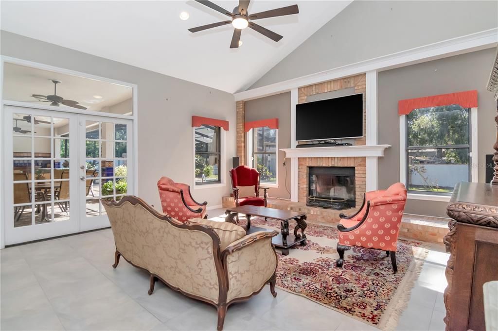 For Sale: $875,000 (5 beds, 5 baths, 3853 Square Feet)