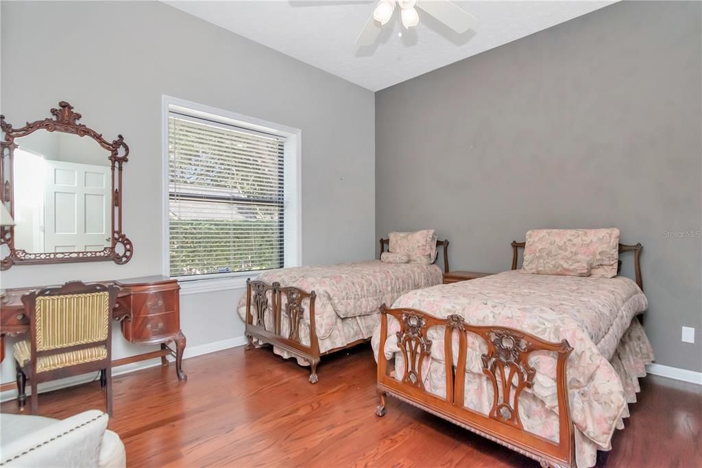 For Sale: $875,000 (5 beds, 5 baths, 3853 Square Feet)