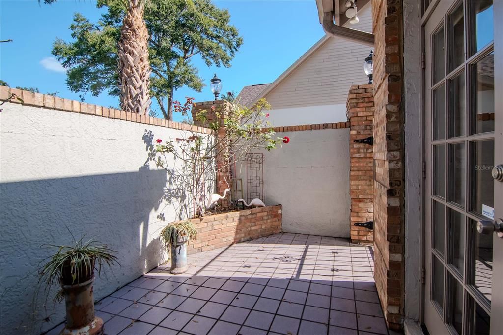 For Sale: $875,000 (5 beds, 5 baths, 3853 Square Feet)