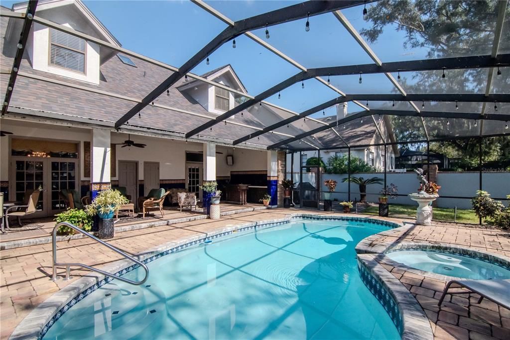 For Sale: $875,000 (5 beds, 5 baths, 3853 Square Feet)