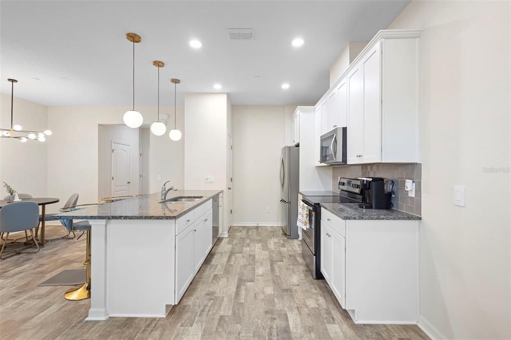 Active With Contract: $2,500 (2 beds, 2 baths, 1445 Square Feet)