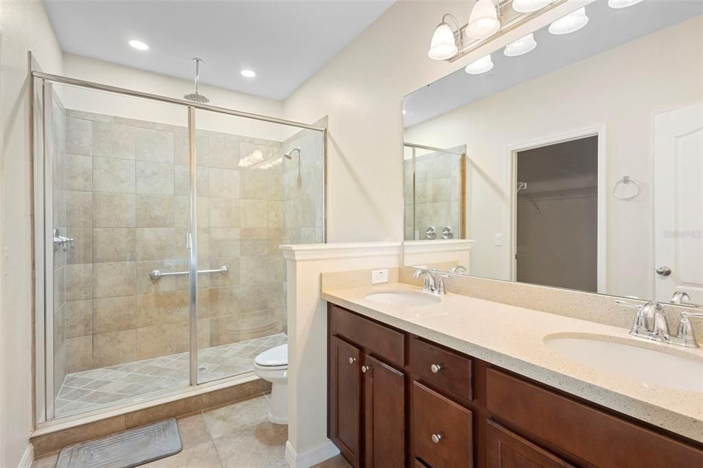 Active With Contract: $2,500 (2 beds, 2 baths, 1445 Square Feet)