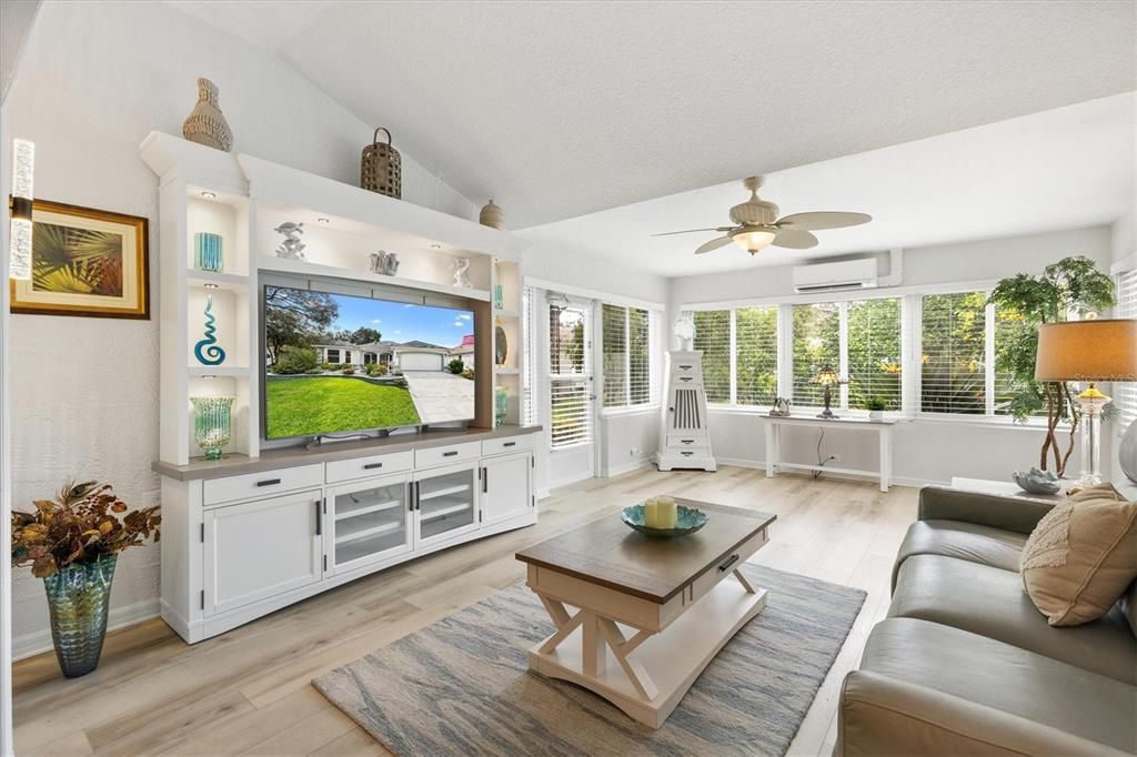 For Sale: $550,000 (3 beds, 2 baths, 2322 Square Feet)