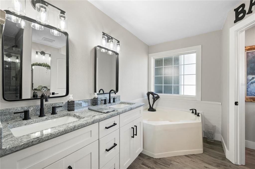 For Sale: $279,000 (3 beds, 2 baths, 1475 Square Feet)