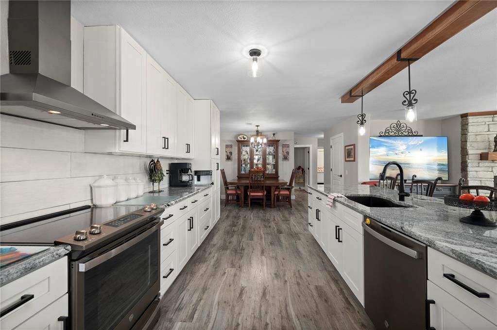 For Sale: $279,000 (3 beds, 2 baths, 1475 Square Feet)