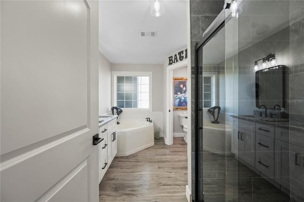 For Sale: $279,000 (3 beds, 2 baths, 1475 Square Feet)