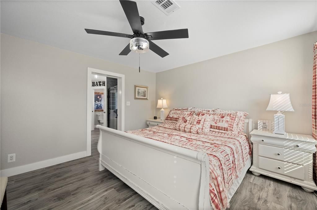 For Sale: $279,000 (3 beds, 2 baths, 1475 Square Feet)