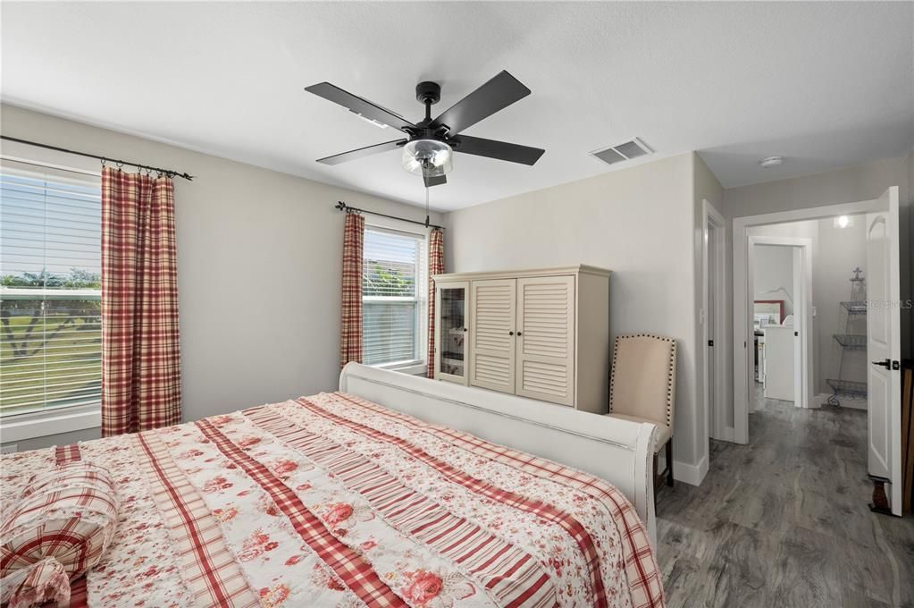 For Sale: $279,000 (3 beds, 2 baths, 1475 Square Feet)