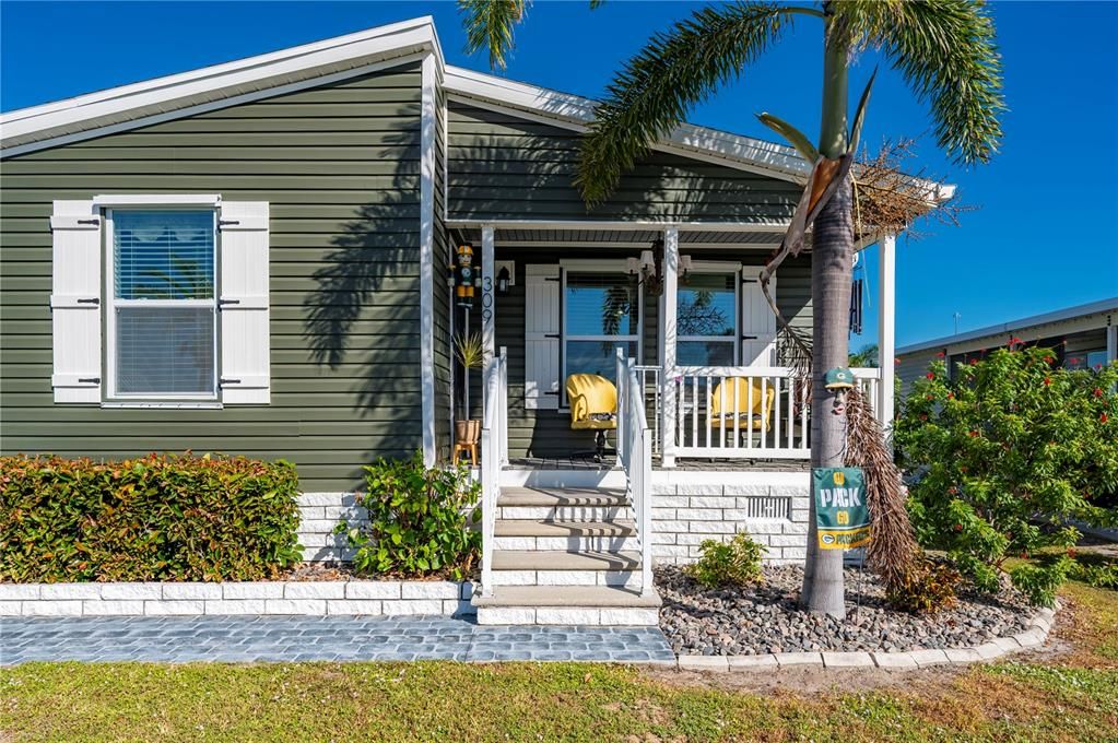 For Sale: $279,000 (3 beds, 2 baths, 1475 Square Feet)