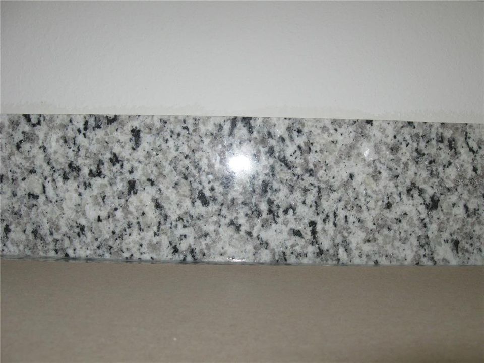 待售: $371,650 (4 贝兹, 2 浴室, 1820 平方英尺)