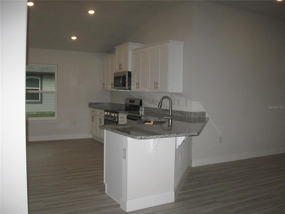 待售: $371,650 (4 贝兹, 2 浴室, 1820 平方英尺)