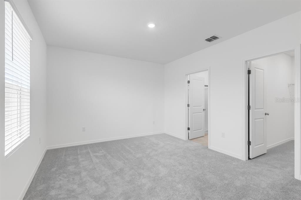 合同活跃: $299,999 (3 贝兹, 2 浴室, 1603 平方英尺)