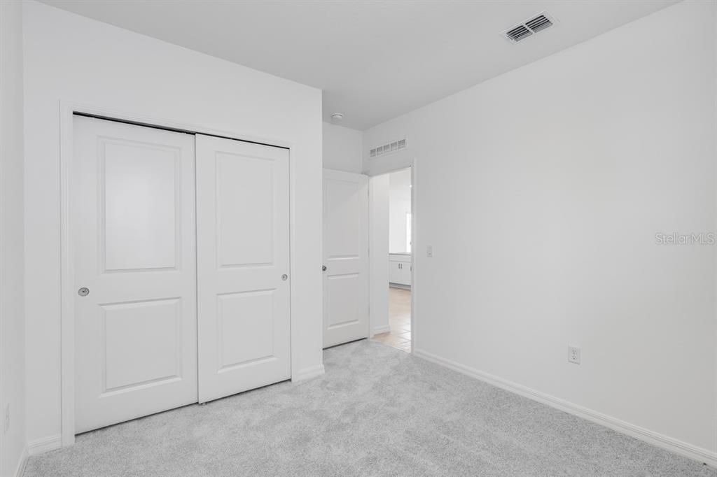 合同活跃: $299,999 (3 贝兹, 2 浴室, 1603 平方英尺)