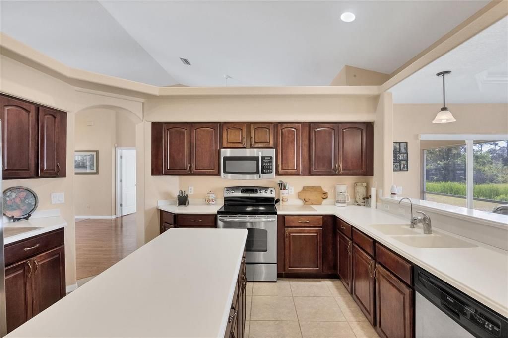 Active With Contract: $329,000 (3 beds, 2 baths, 2010 Square Feet)