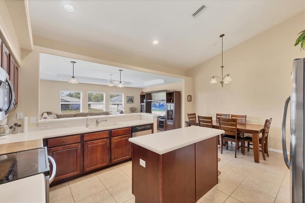 Active With Contract: $329,000 (3 beds, 2 baths, 2010 Square Feet)