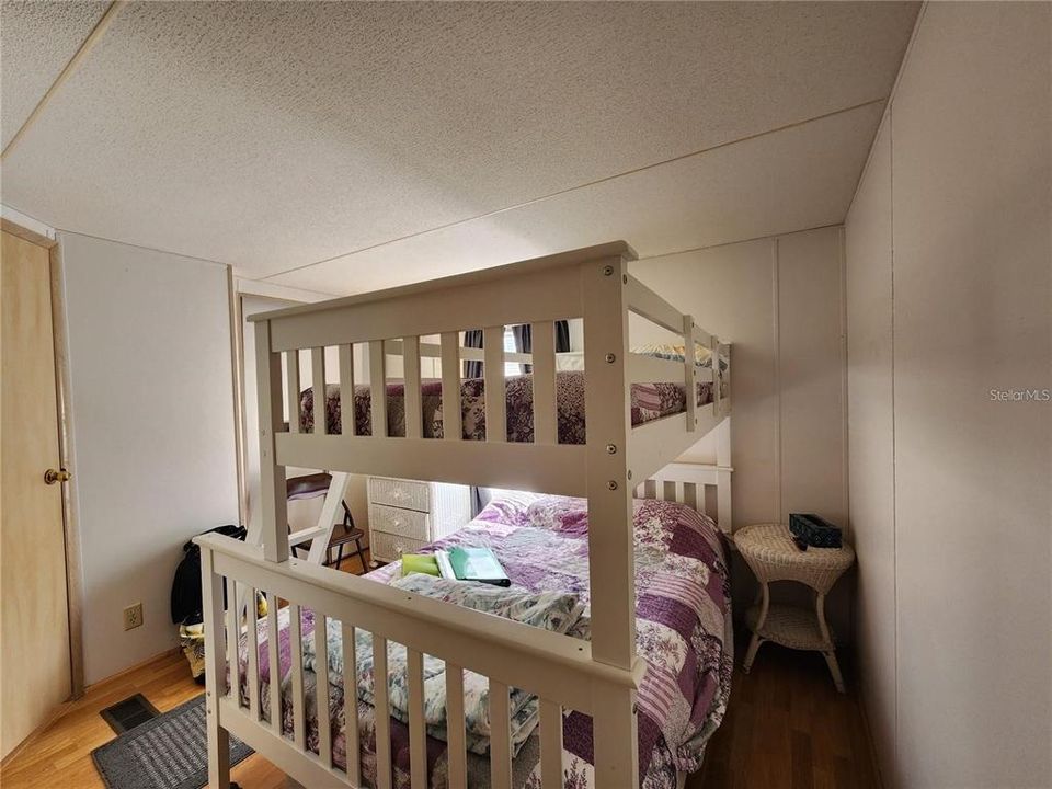 На продажу: $99,900 (2 спален, 2 ванн, 784 Квадратных фут)