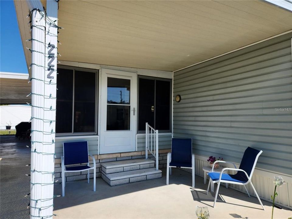 На продажу: $99,900 (2 спален, 2 ванн, 784 Квадратных фут)