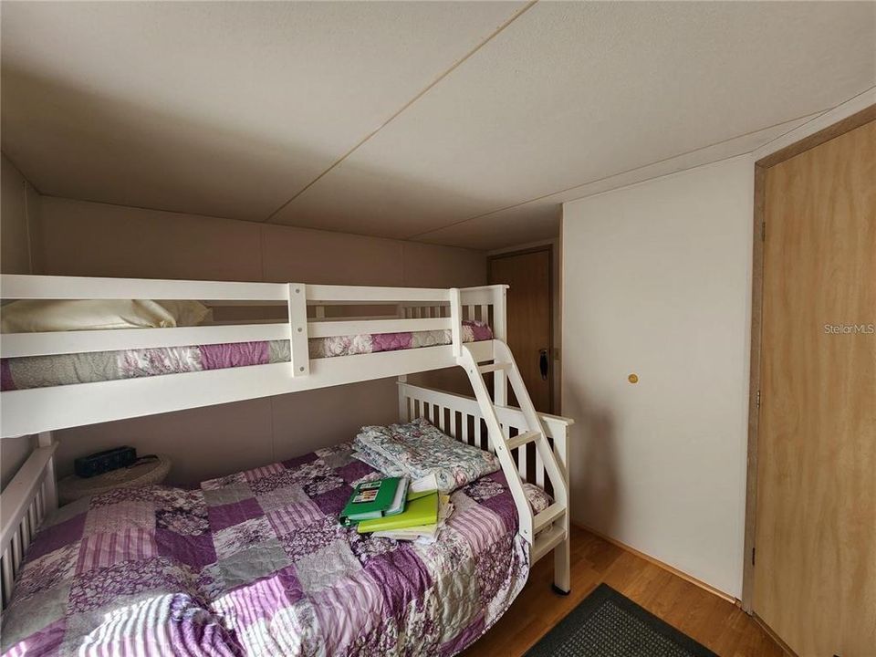 На продажу: $99,900 (2 спален, 2 ванн, 784 Квадратных фут)