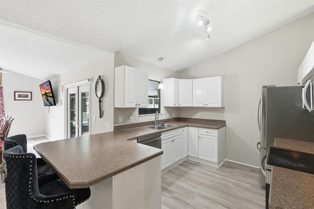 For Sale: $430,000 (3 beds, 2 baths, 1726 Square Feet)