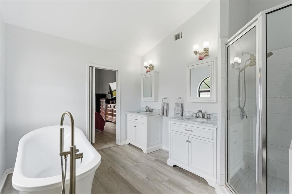 For Sale: $430,000 (3 beds, 2 baths, 1726 Square Feet)