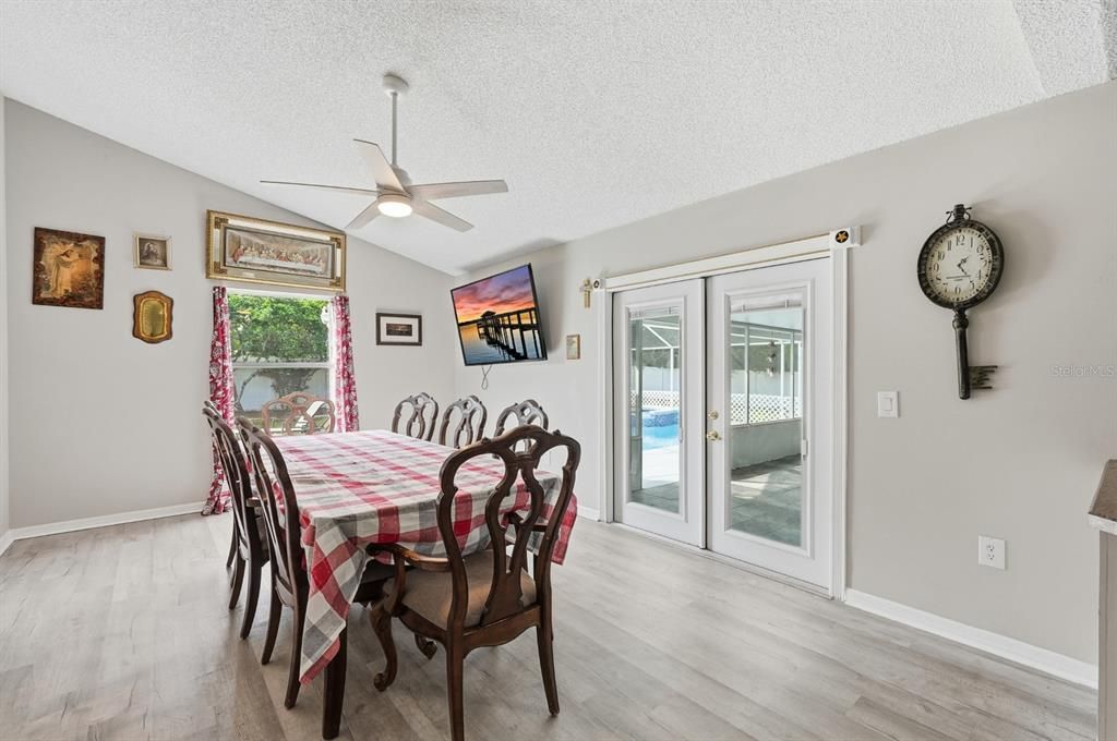 For Sale: $430,000 (3 beds, 2 baths, 1726 Square Feet)