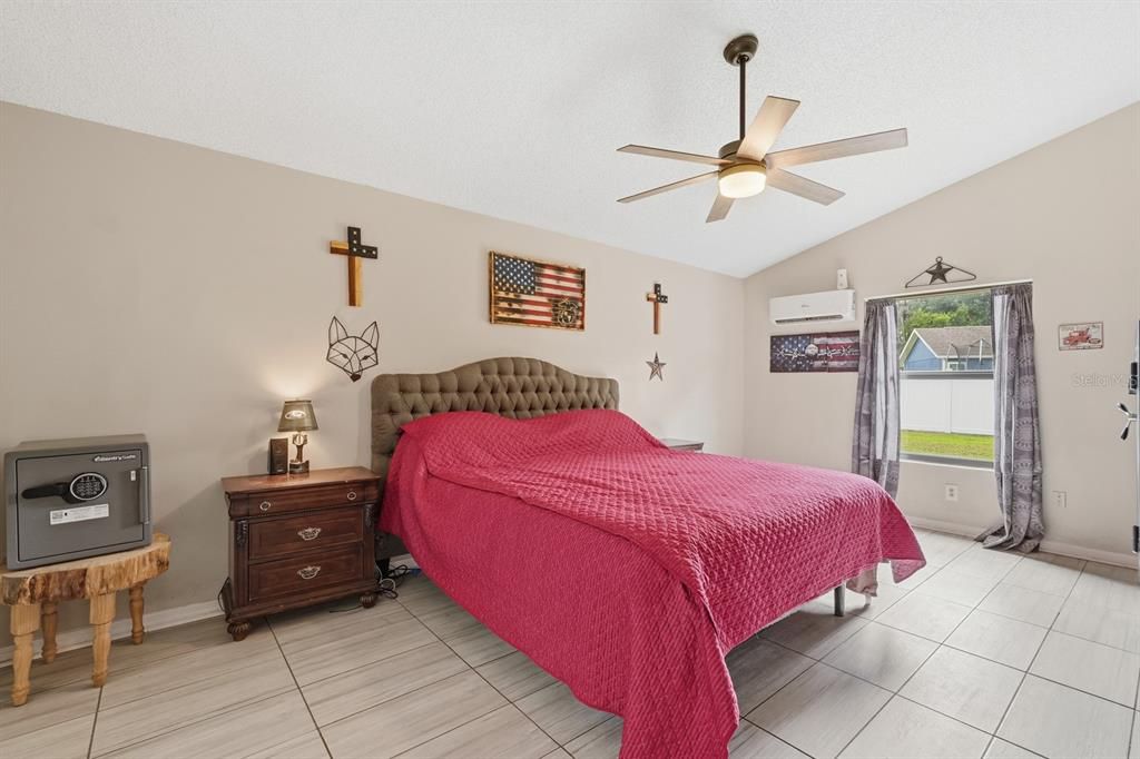 For Sale: $430,000 (3 beds, 2 baths, 1726 Square Feet)