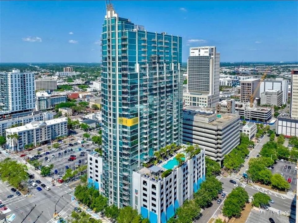 For Sale: $825,000 (2 beds, 2 baths, 1110 Square Feet)