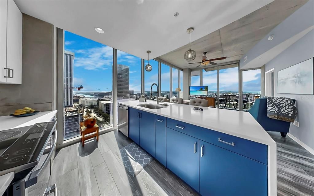 For Sale: $825,000 (2 beds, 2 baths, 1110 Square Feet)