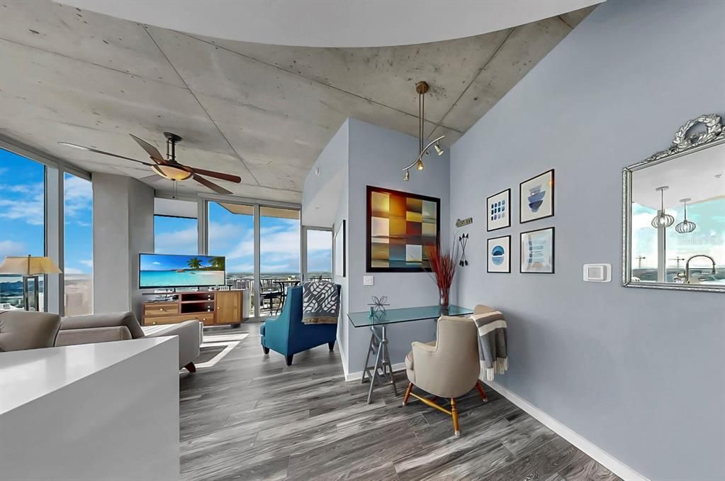 For Sale: $825,000 (2 beds, 2 baths, 1110 Square Feet)