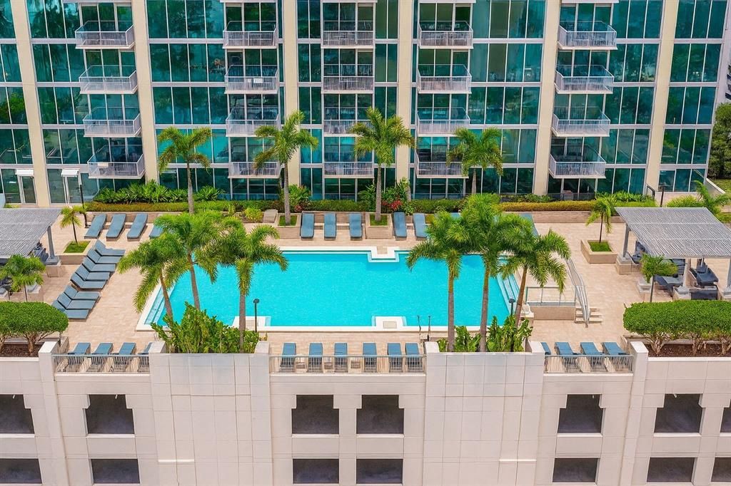 For Sale: $825,000 (2 beds, 2 baths, 1110 Square Feet)