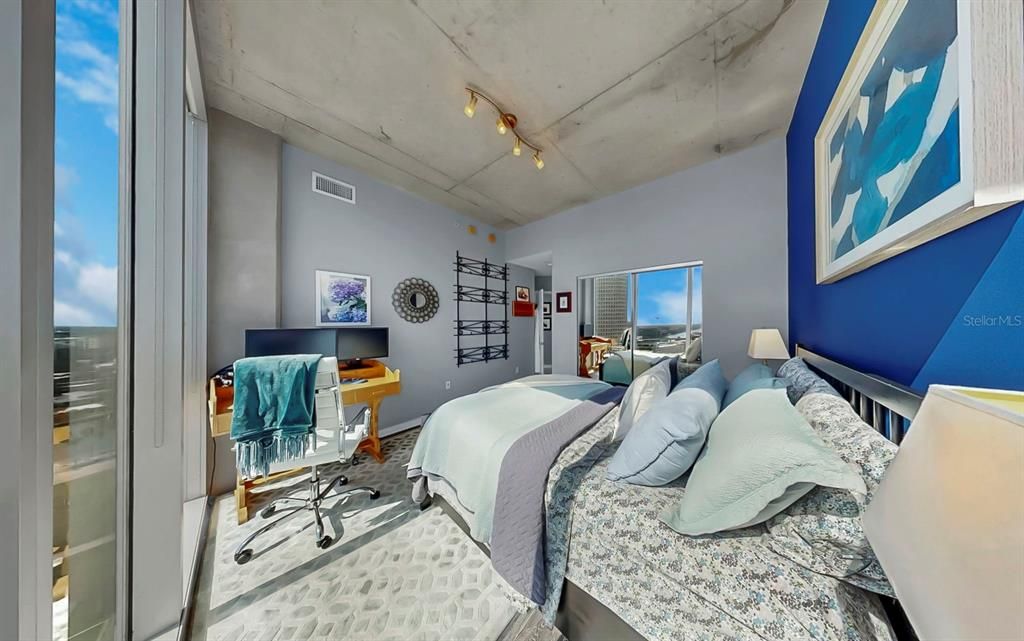 For Sale: $825,000 (2 beds, 2 baths, 1110 Square Feet)