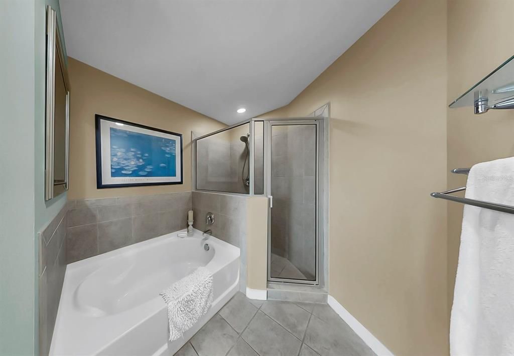 For Sale: $825,000 (2 beds, 2 baths, 1110 Square Feet)