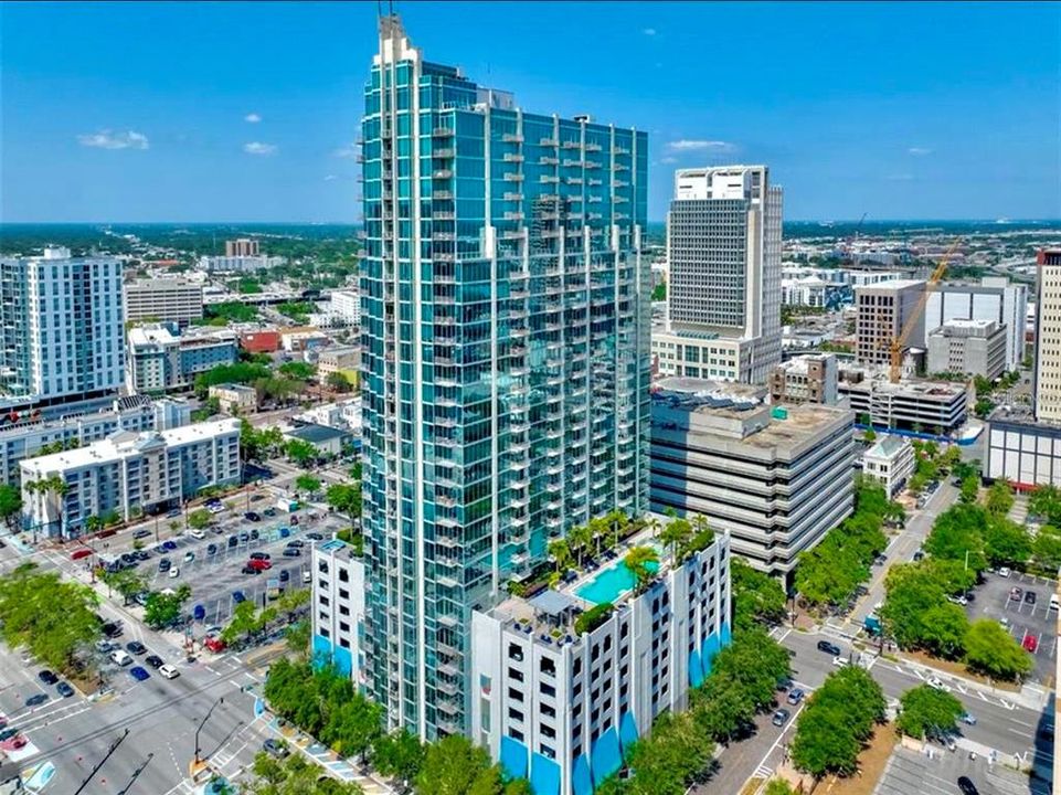 For Sale: $825,000 (2 beds, 2 baths, 1110 Square Feet)