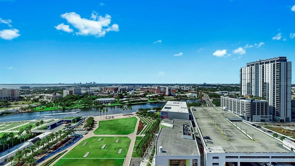 For Sale: $825,000 (2 beds, 2 baths, 1110 Square Feet)