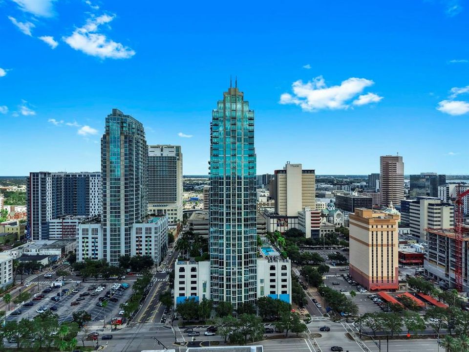 For Sale: $825,000 (2 beds, 2 baths, 1110 Square Feet)