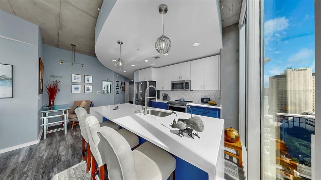 For Sale: $825,000 (2 beds, 2 baths, 1110 Square Feet)