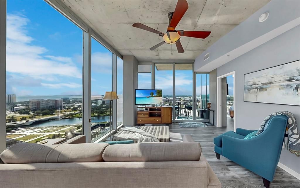 For Sale: $825,000 (2 beds, 2 baths, 1110 Square Feet)