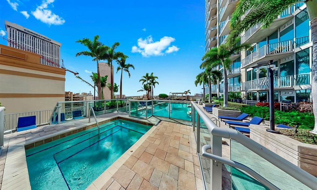 For Sale: $825,000 (2 beds, 2 baths, 1110 Square Feet)